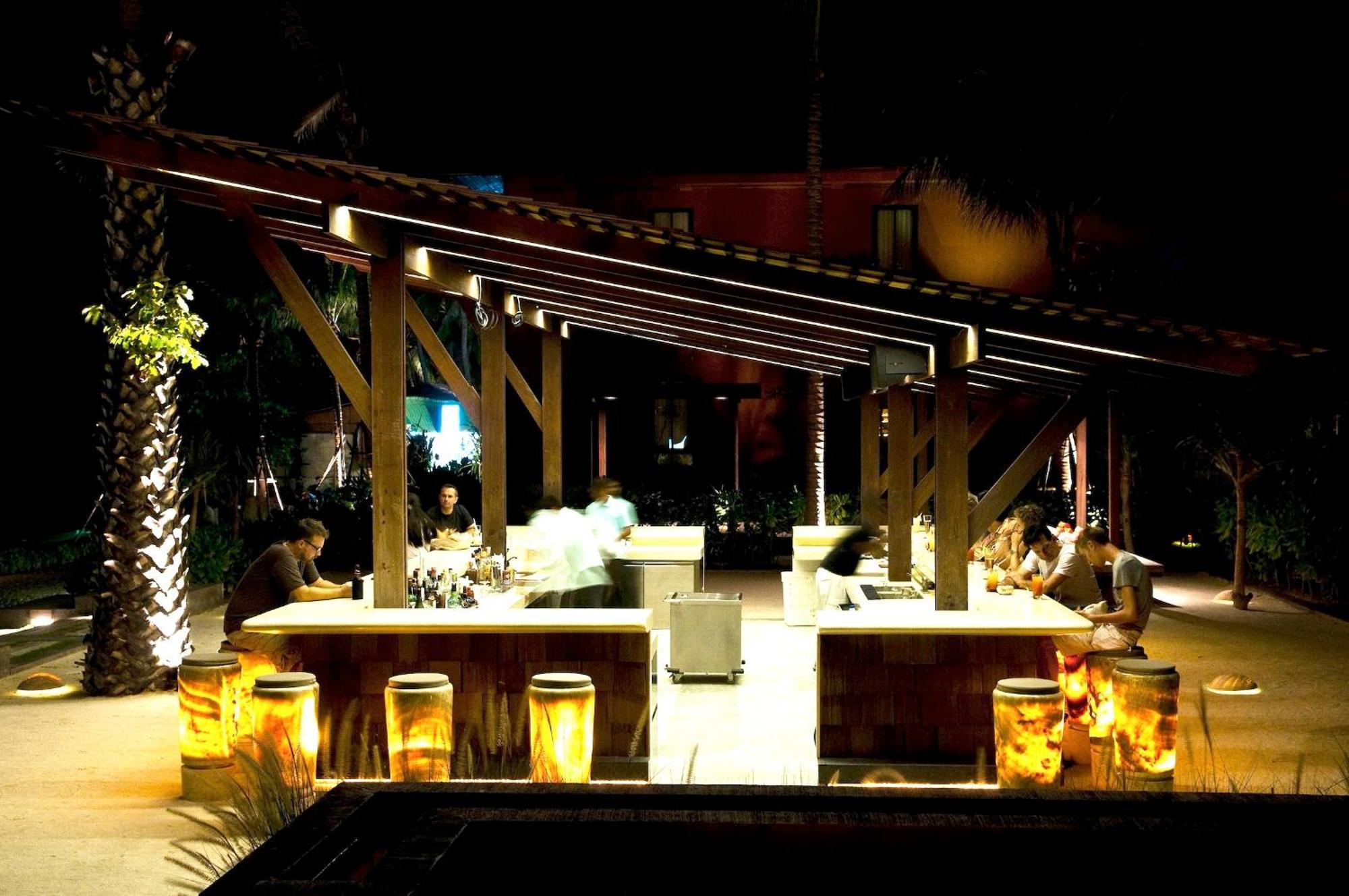 Hansar Samui Resort & Spa - Sha Extra Plus Bophut Exterior foto The bar at the beach